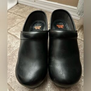 Women’s Size 39 Dansko XP Black Leather Clogs